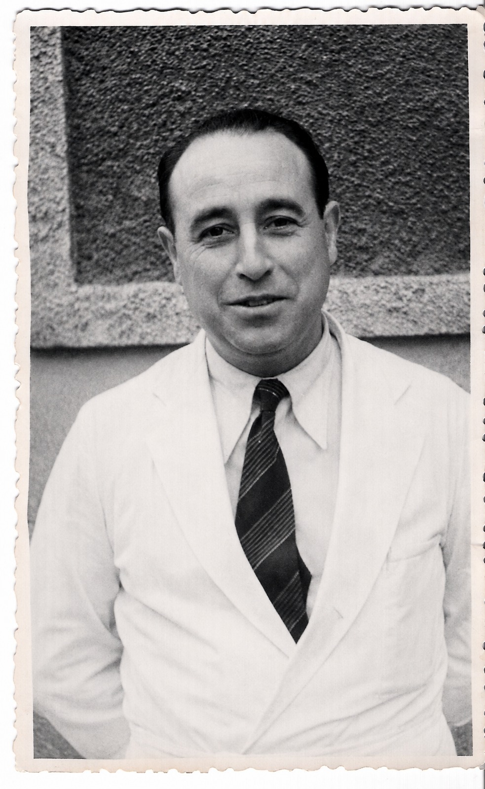 Retrato en blanco y negro de Donato Cabrera Martínez